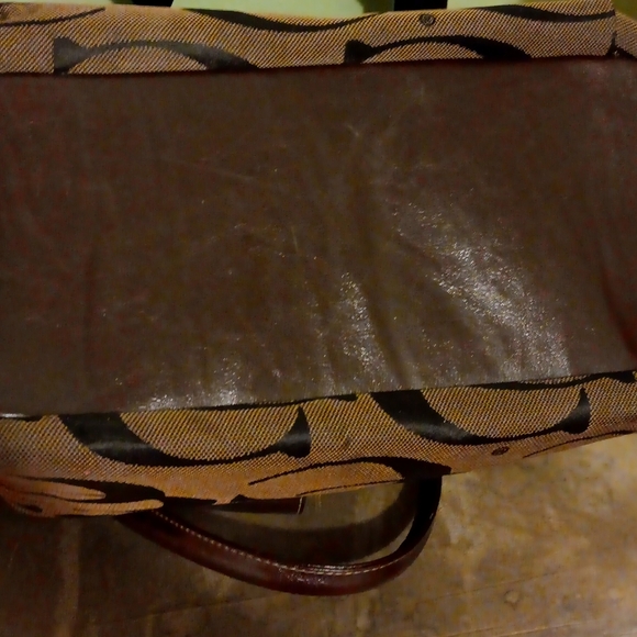 NWOT Gorgeous Shoulder/Handbag Brown w Gold Tone Hardware & Accents Lg - Picture 3 of 5